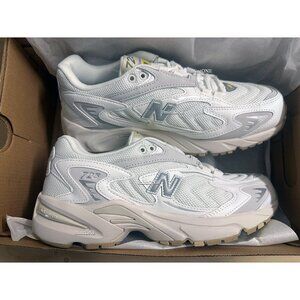 NEW New Balance 725V1 White Honeycomb  Sneaker size 10